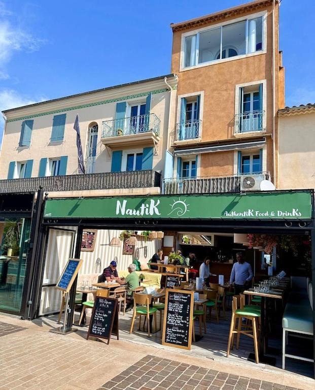 Maison De Village Renovee Avec Vue Mer Exceptionnelle Sainte-Maxime Dış mekan fotoğraf
