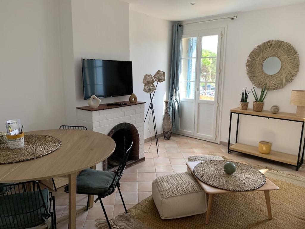 Maison De Village Renovee Avec Vue Mer Exceptionnelle Sainte-Maxime Dış mekan fotoğraf
